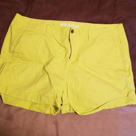 Old navy shorts - Picture 1 of 3